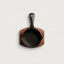 Load image into Gallery viewer, Ironclad "The Legacy Jr." Handcrafted 10cm Cast Iron Pan