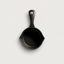 Load image into Gallery viewer, Ironclad "The Legacy Jr." Handcrafted 10cm Cast Iron Pan