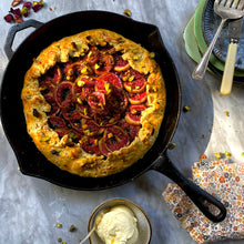 Load image into Gallery viewer, Ironclad "The Legacy Pan" 28cm Cast Iron Skillet