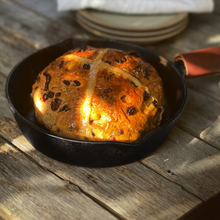 Load image into Gallery viewer, Ironclad "Lil' Legacy Pan" 20cm Cast Iron Skillet