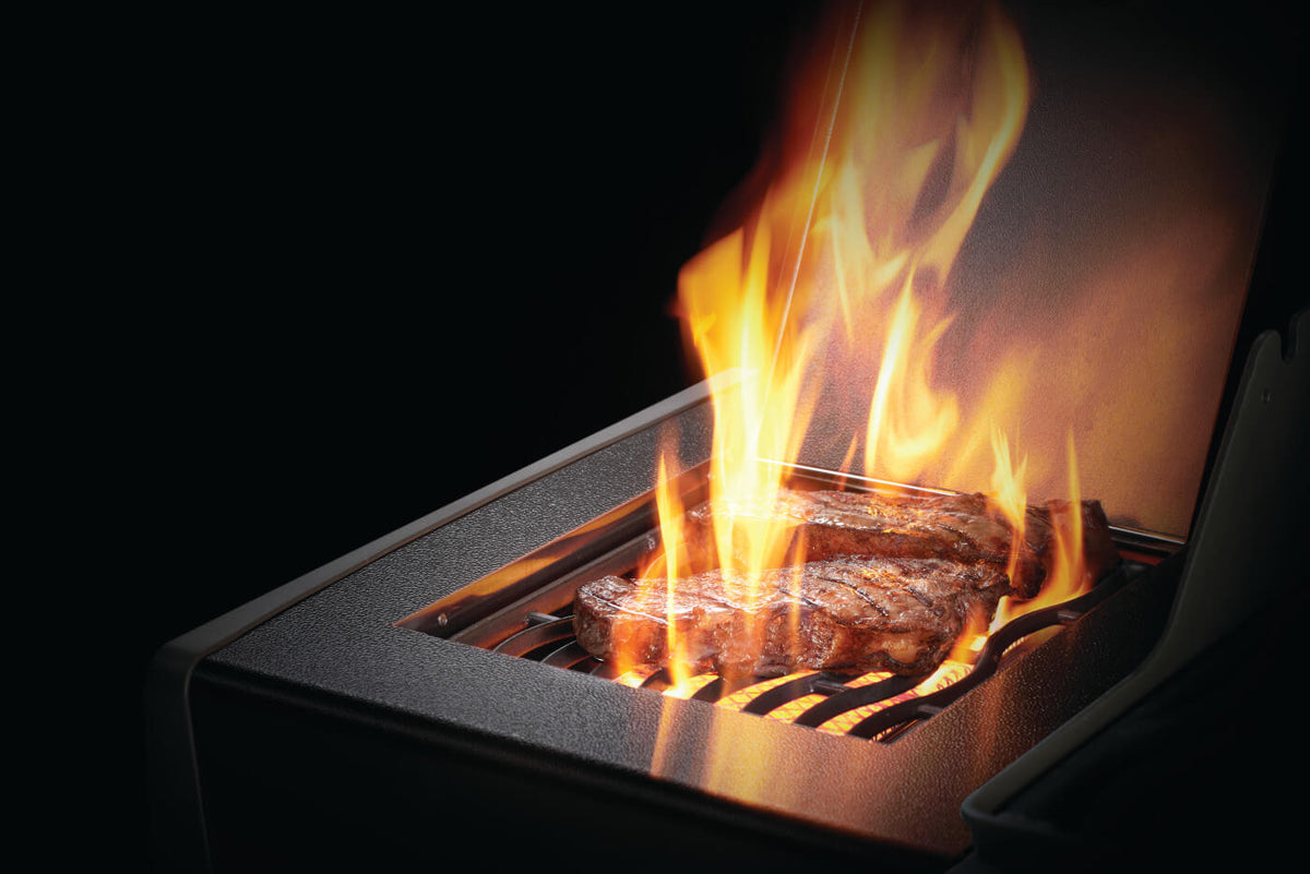 Napoleon "Rogue" PRO 525 SIB with Infrared Side Burner