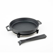 Load image into Gallery viewer, Ooni "Cast Iron Skillet Pan"