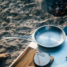 Load image into Gallery viewer, Solidteknics "nöni" Frypan 26cm