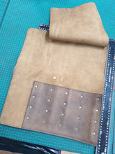 Load image into Gallery viewer, Maka Leathergoods " Hunter Knife Roll"