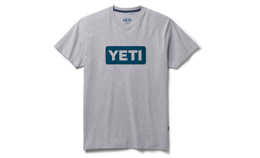 YETI Premium Logo Badge T-Shirt in Gray/Navy