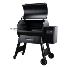 Load image into Gallery viewer, Traeger "Ironwood 885" Pellet Grill
