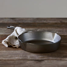 Load image into Gallery viewer, Ironclad "Lil' Legacy Pan" 20cm Cast Iron Skillet