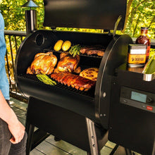 Load image into Gallery viewer, Traeger &quot;Pro 575&quot; Pellet Grill
