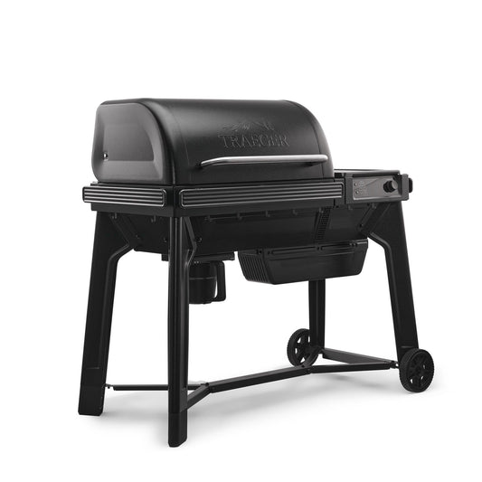 Traeger "Woodridge" Starter Bundle