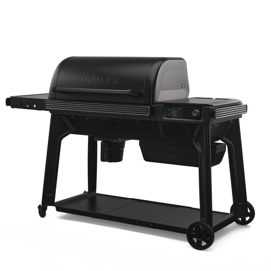 Traeger "Woodridge Pro" Starter Bundle