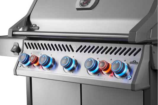 Napoleon "Rogue" Pro-S 625 RSIB with Infrared Side and Rear Burner